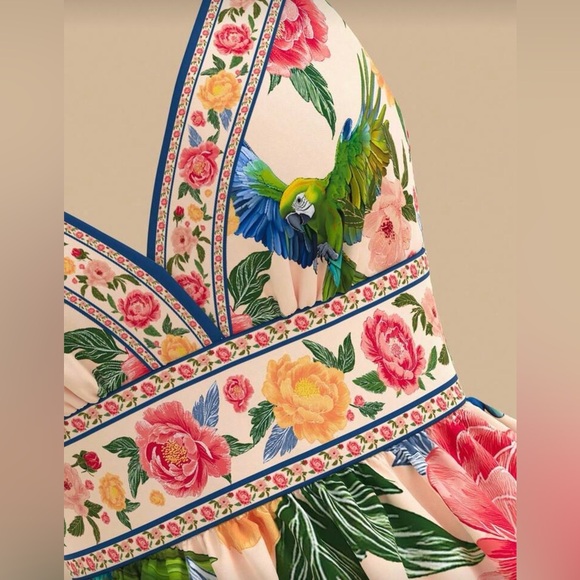 Women's Spring/Summer Vacation - Picture 3 of 3